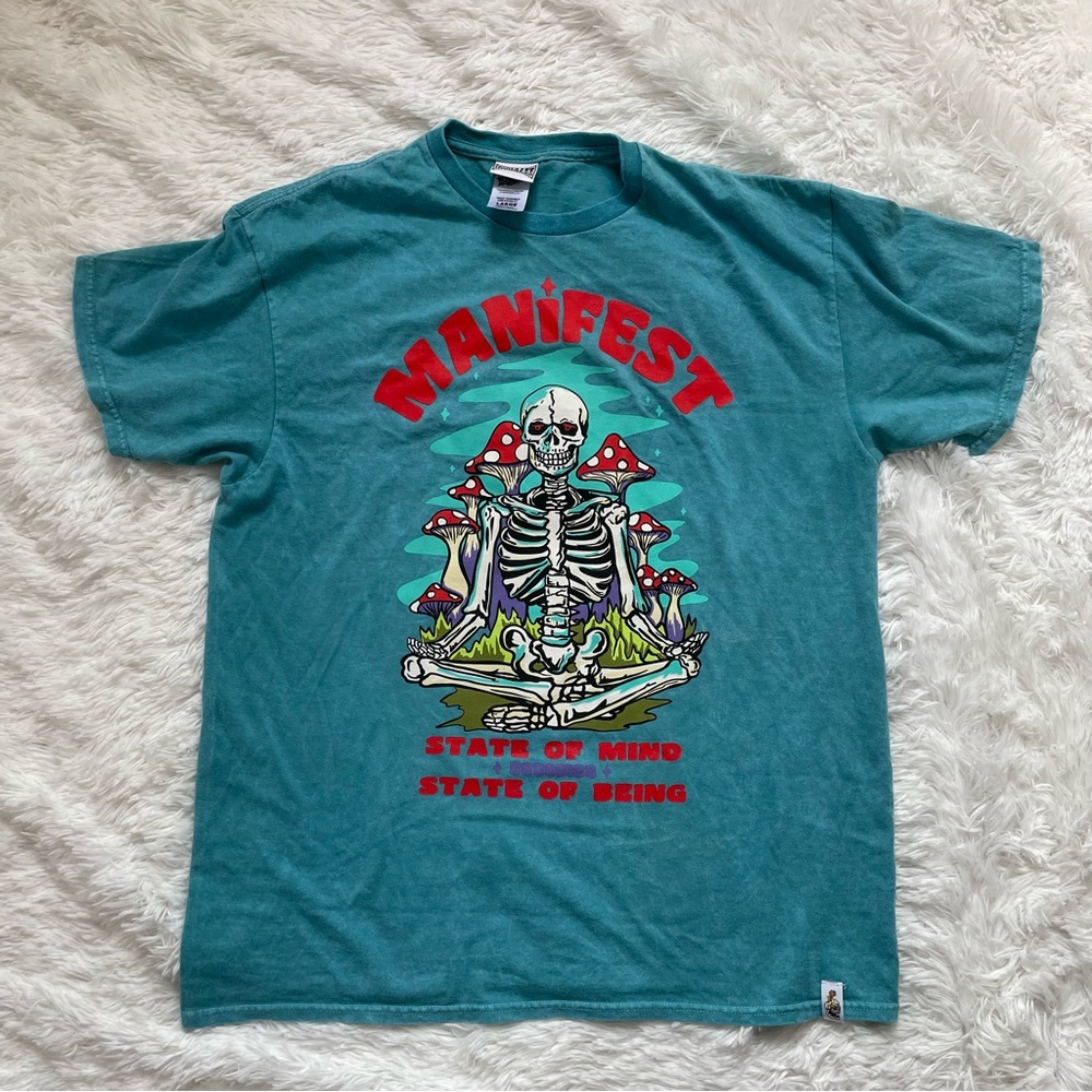 NWT Your Highness Manifest Tee